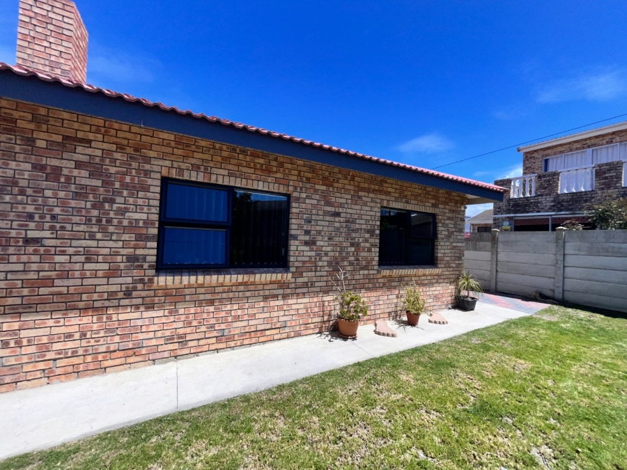 3 Bedroom Property for Sale in Wavecrest Eastern Cape